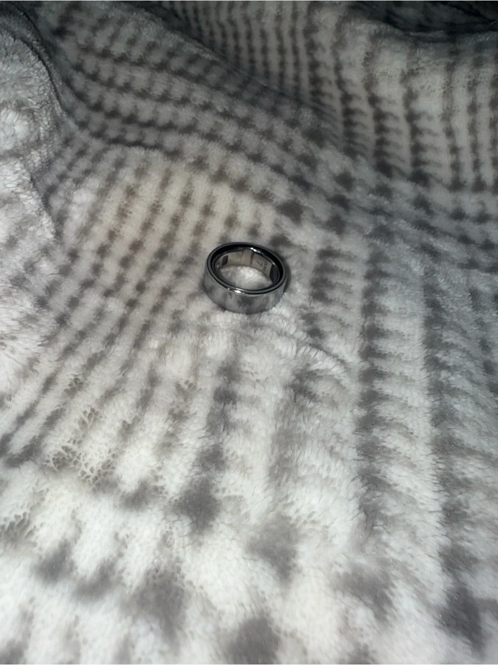 Oura Ring Gen 4 – Excellent Condition. Size 7 , Silver